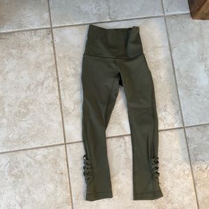 Lululemon leggings mesh side